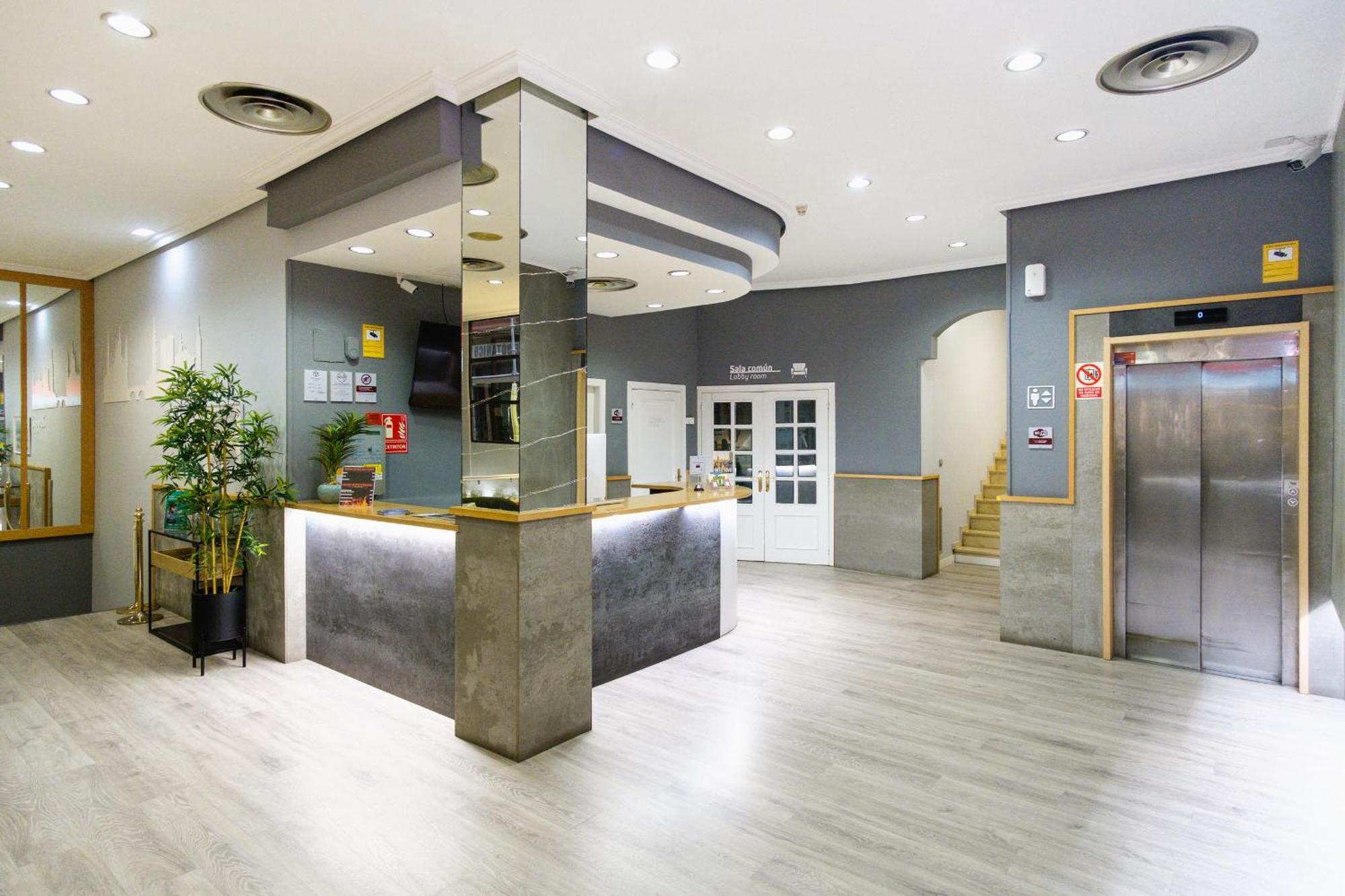 Vtz Hotel El Principe Сарагоса Екстериор снимка