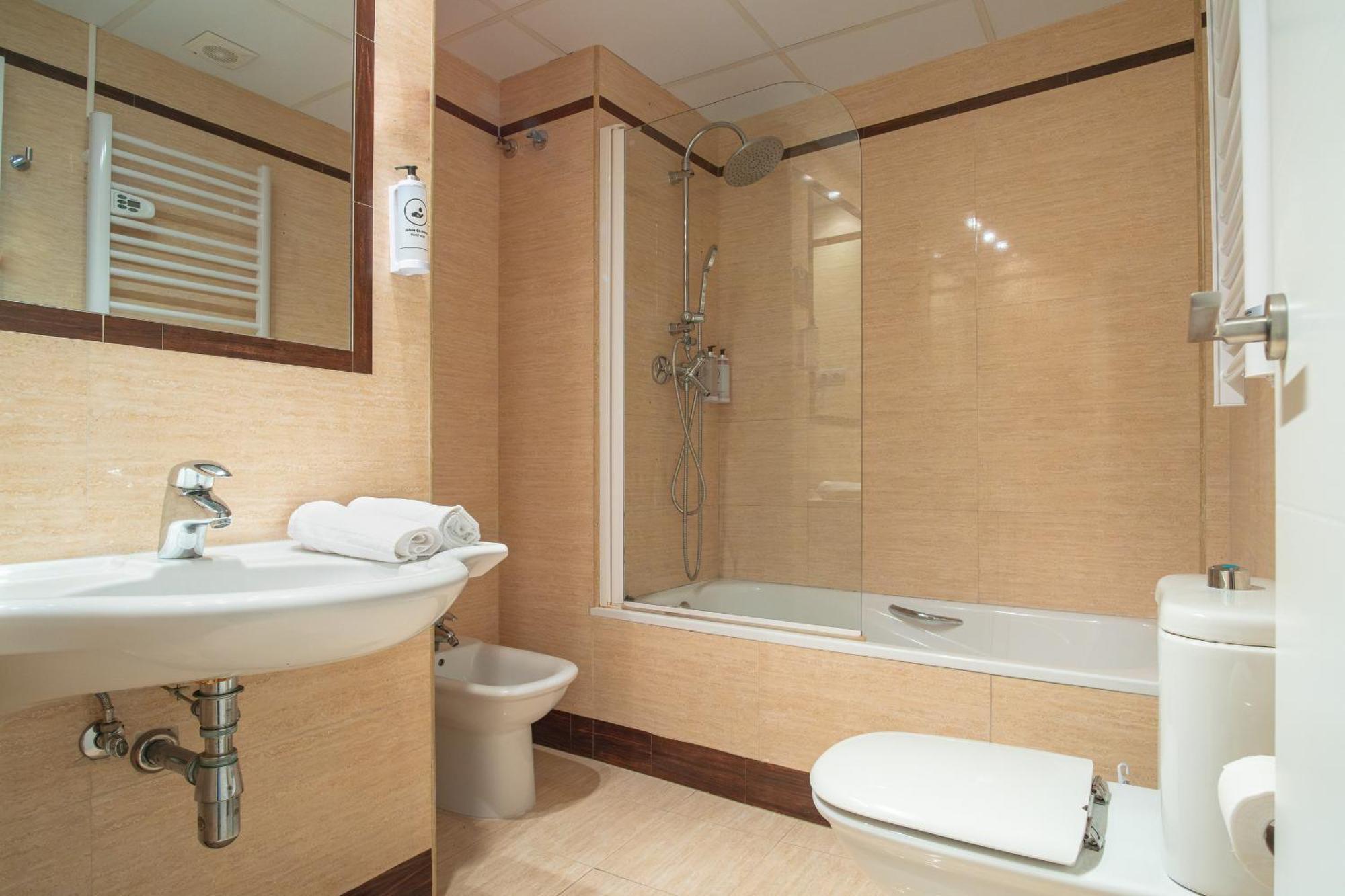 Vtz Hotel El Principe Сарагоса Екстериор снимка