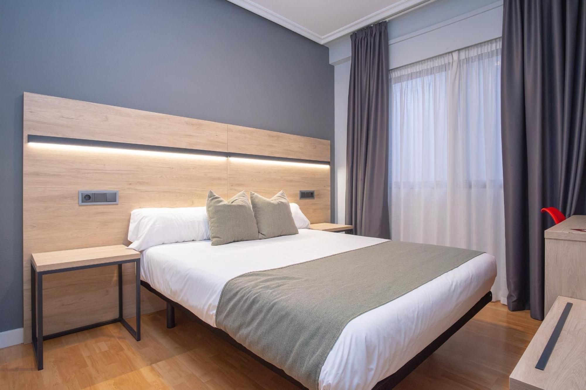 Vtz Hotel El Principe Сарагоса Екстериор снимка