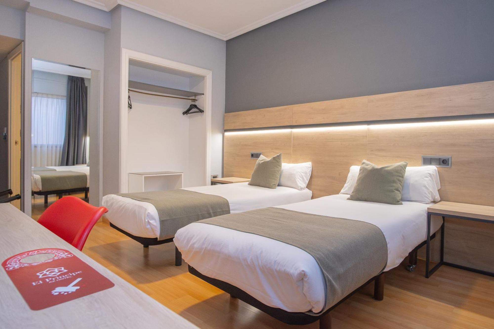 Vtz Hotel El Principe Сарагоса Екстериор снимка