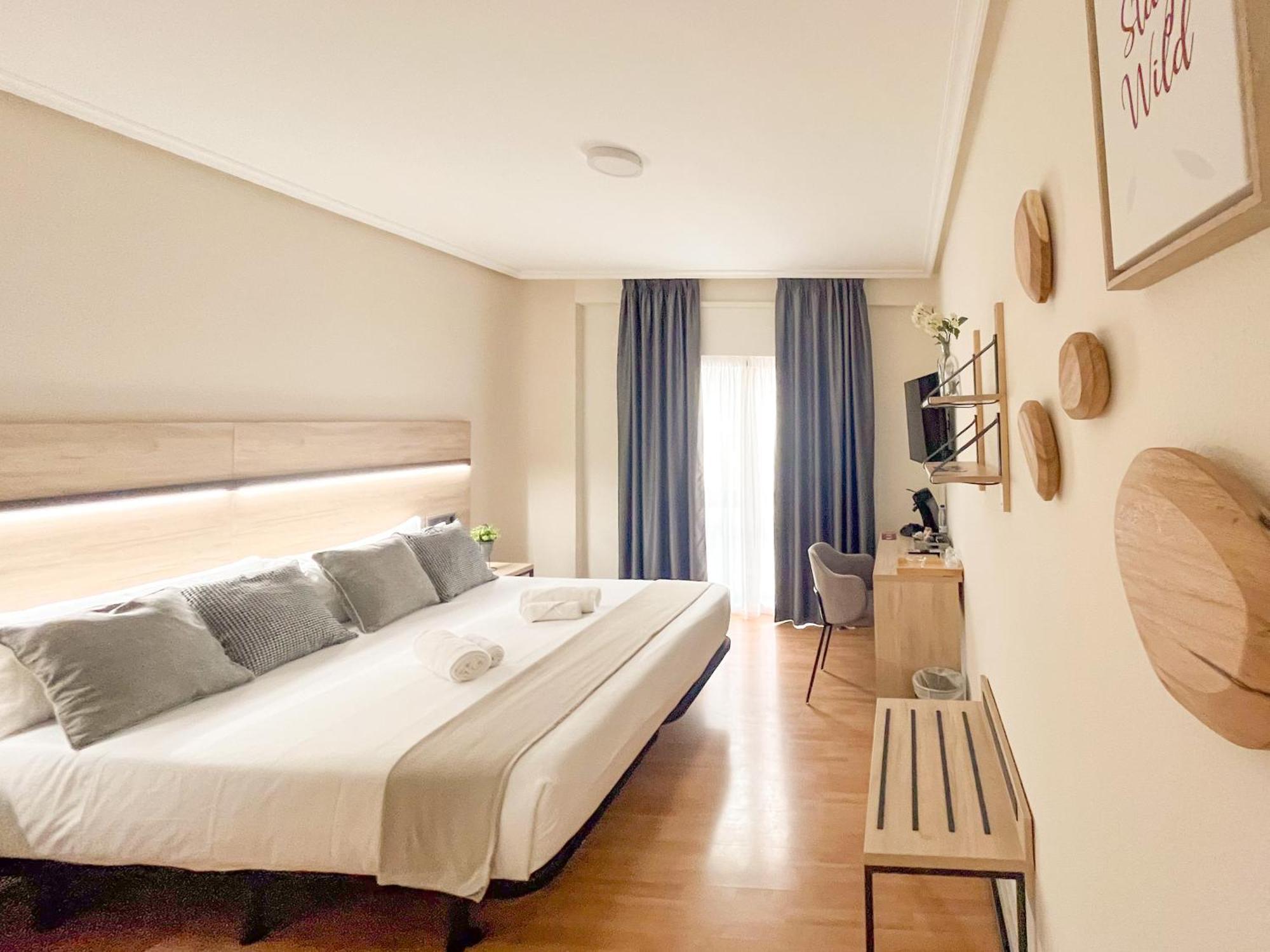 Vtz Hotel El Principe Сарагоса Екстериор снимка