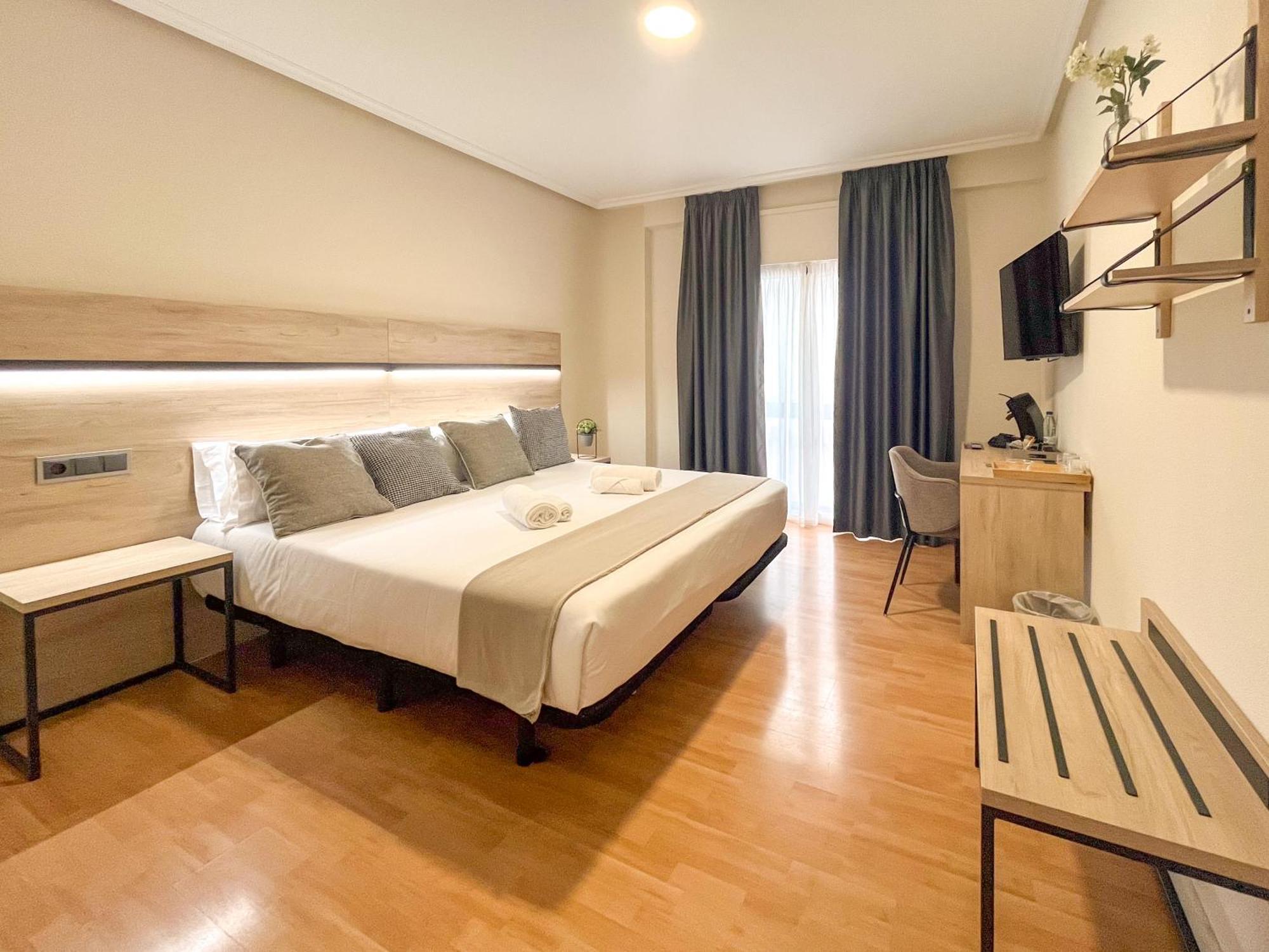 Vtz Hotel El Principe Сарагоса Екстериор снимка